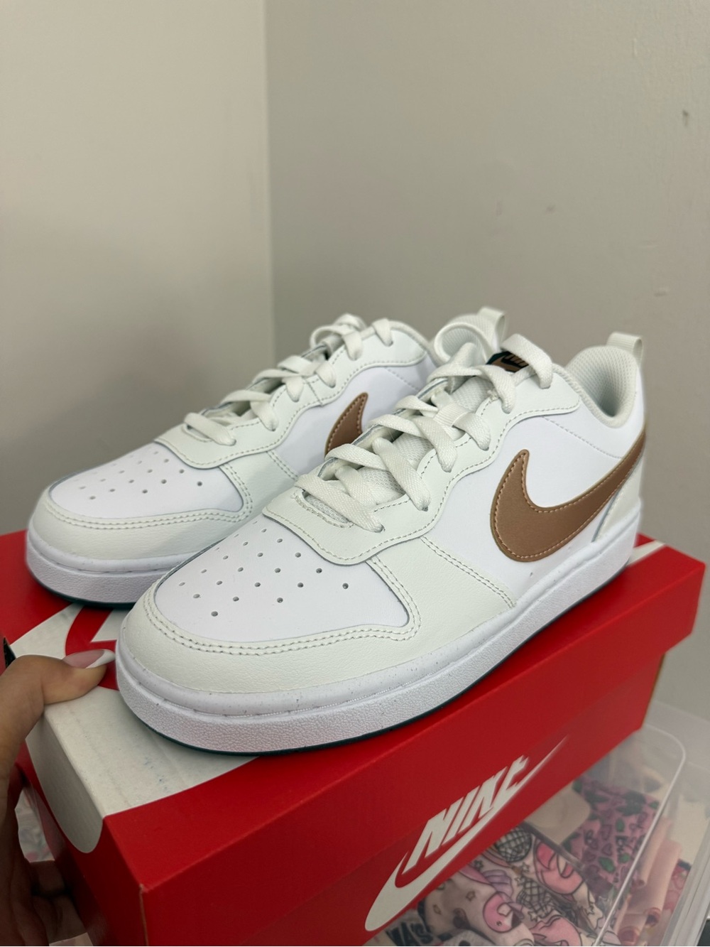Nike White Low-Top Sneakers with Gold Swoosh - Size 6 Y